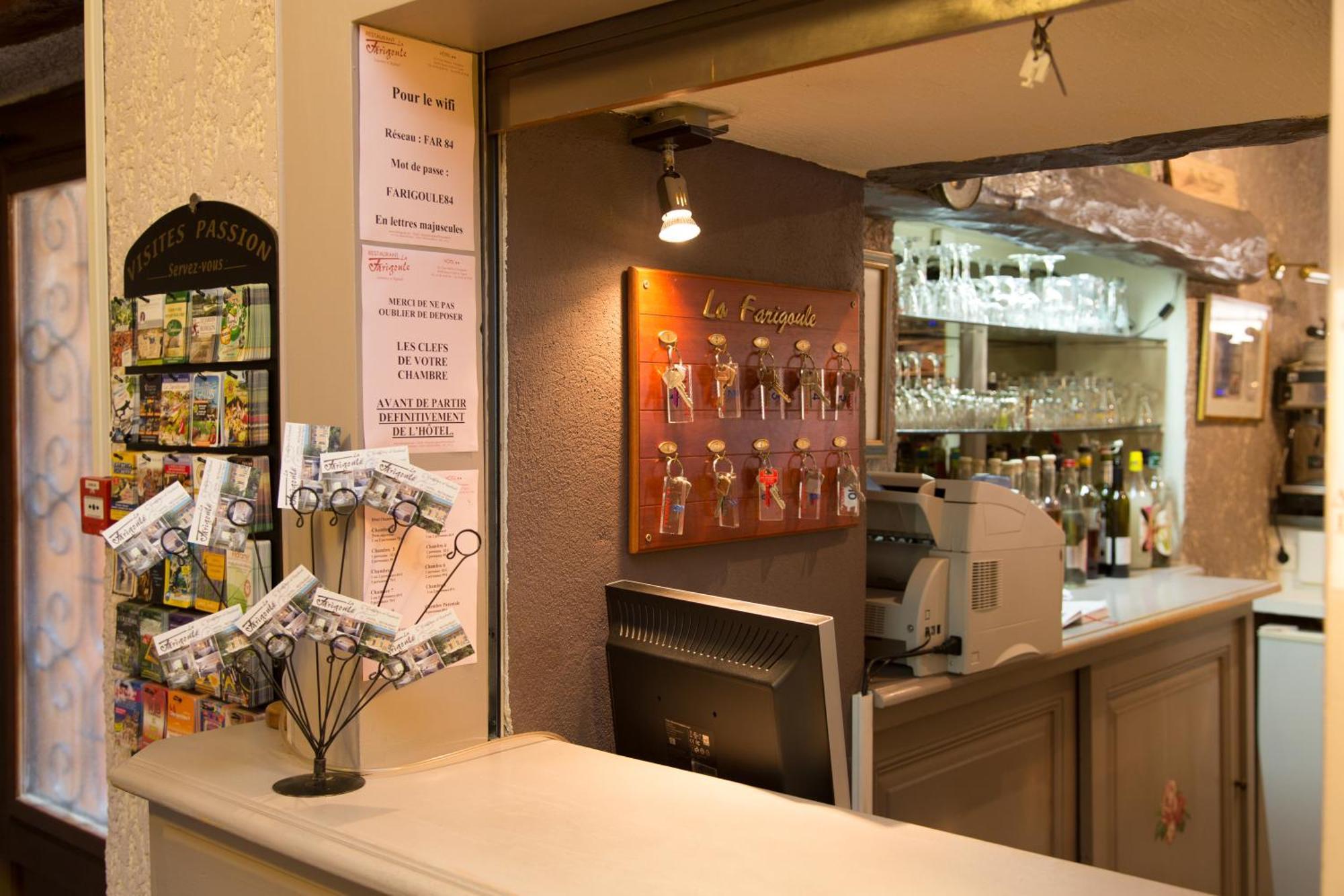 Sainte-Cécile-les-Vignes Logis Hotel Restaurant La Farigoule מראה חיצוני תמונה