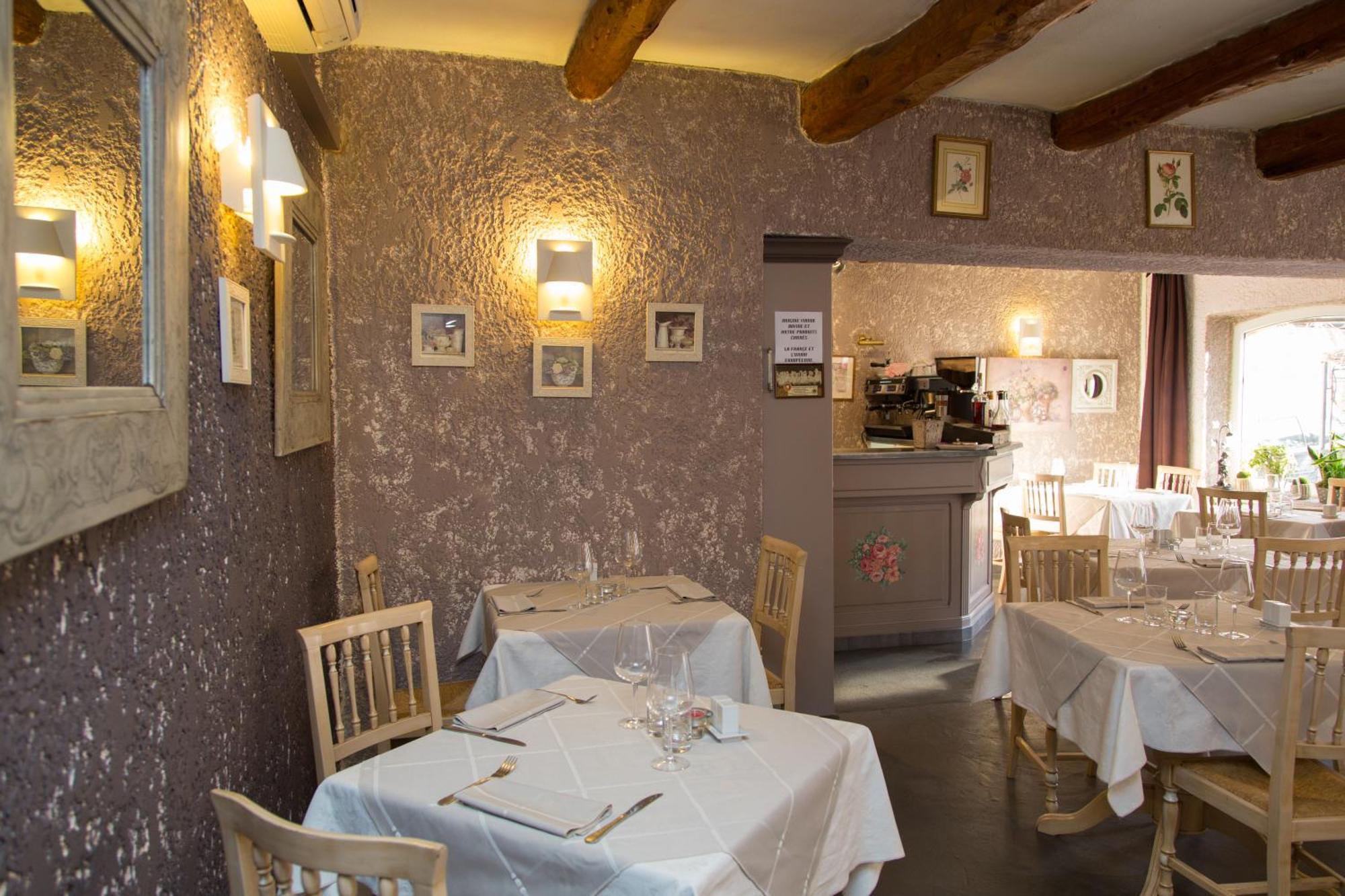 Sainte-Cécile-les-Vignes Logis Hotel Restaurant La Farigoule מראה חיצוני תמונה