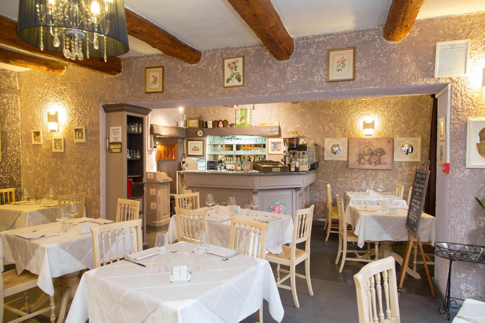 Sainte-Cécile-les-Vignes Logis Hotel Restaurant La Farigoule מראה חיצוני תמונה