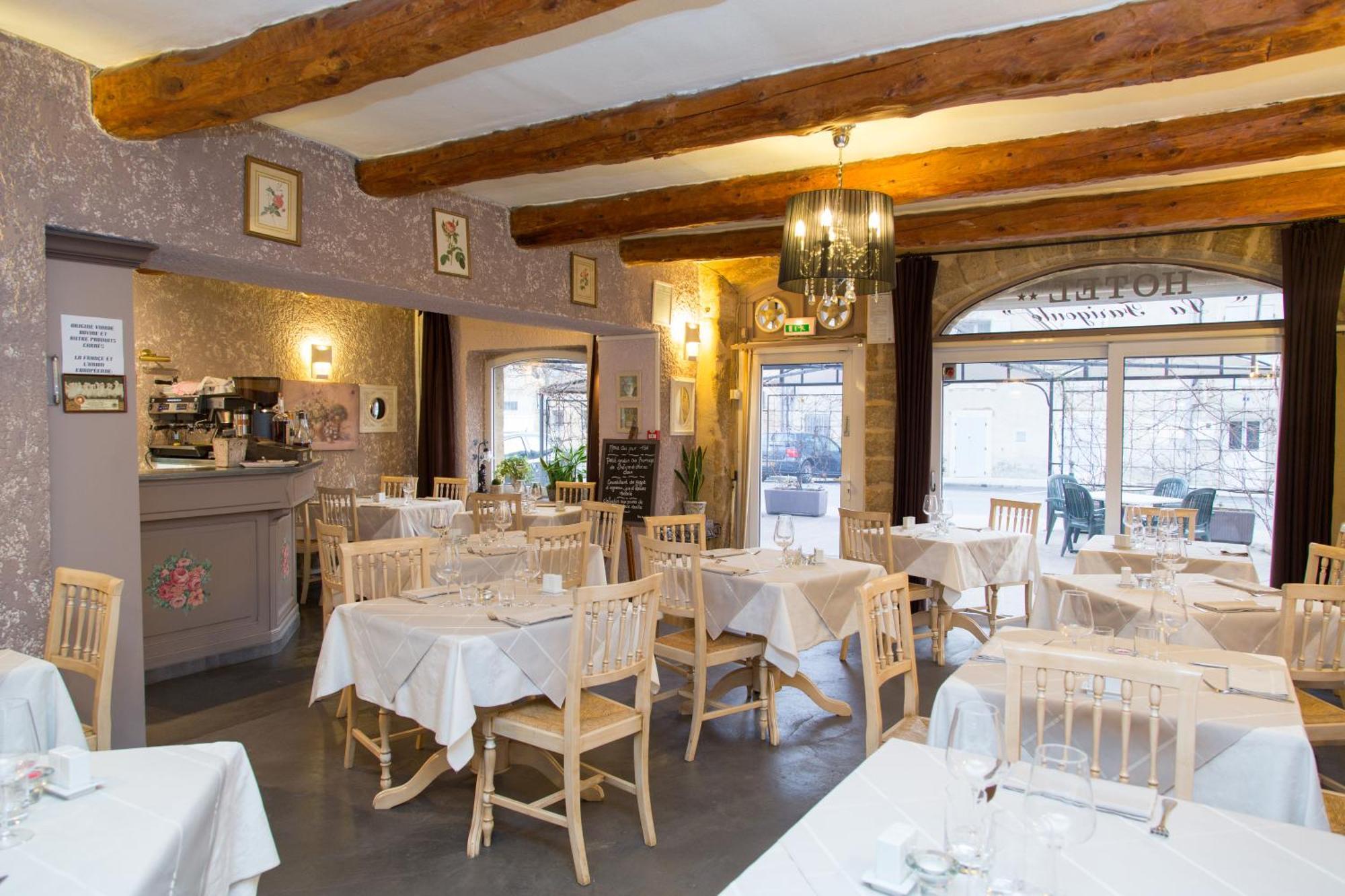 Sainte-Cécile-les-Vignes Logis Hotel Restaurant La Farigoule מראה חיצוני תמונה
