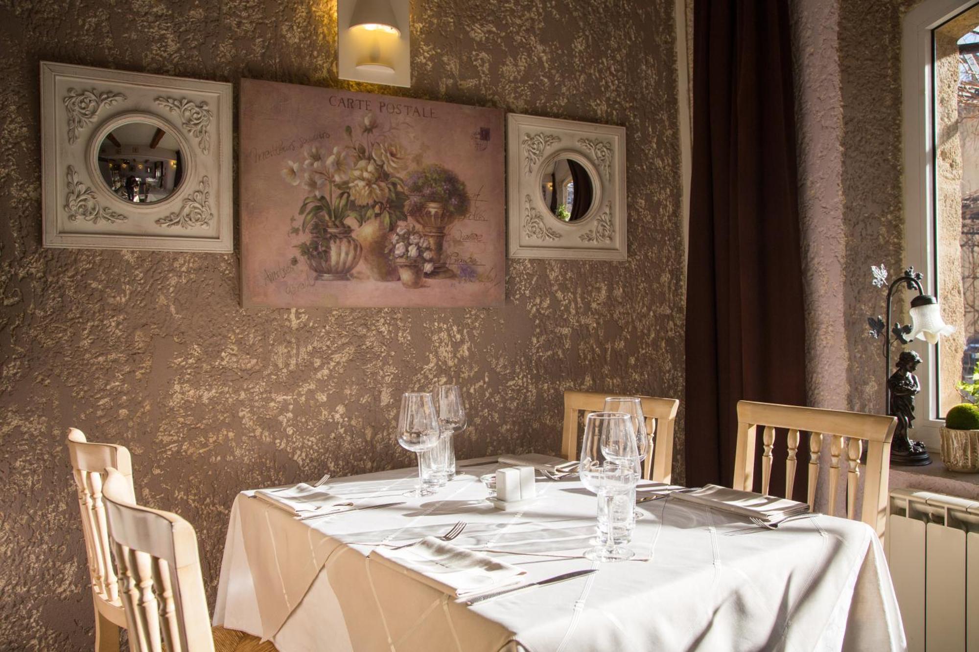 Sainte-Cécile-les-Vignes Logis Hotel Restaurant La Farigoule מראה חיצוני תמונה