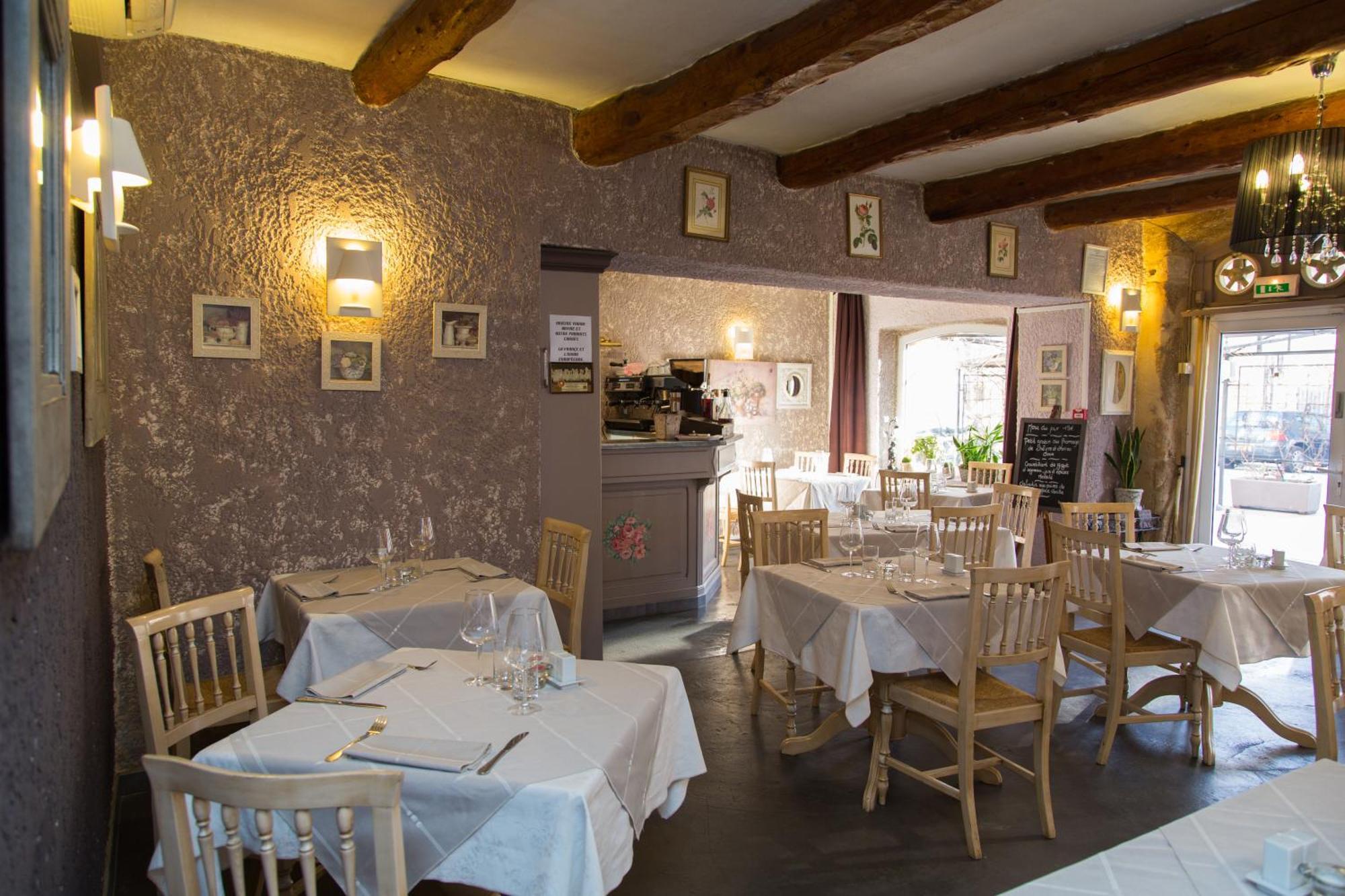 Sainte-Cécile-les-Vignes Logis Hotel Restaurant La Farigoule מראה חיצוני תמונה