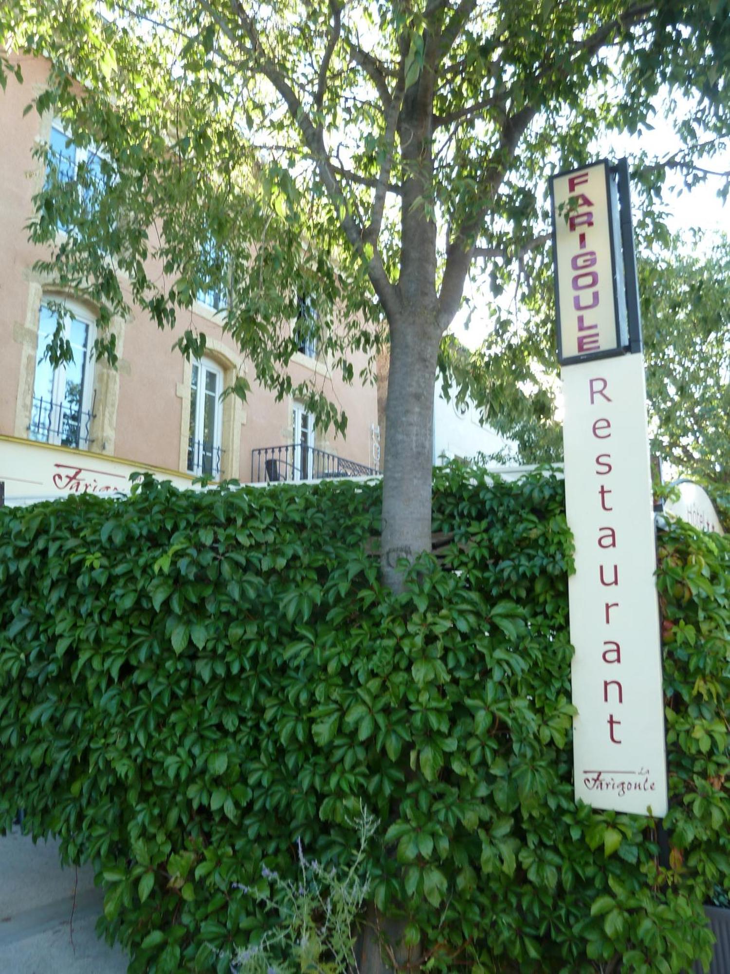 Sainte-Cécile-les-Vignes Logis Hotel Restaurant La Farigoule מראה חיצוני תמונה