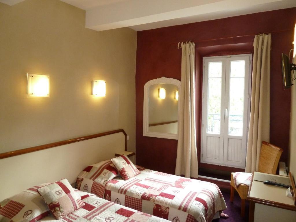 Sainte-Cécile-les-Vignes Logis Hotel Restaurant La Farigoule חדר תמונה