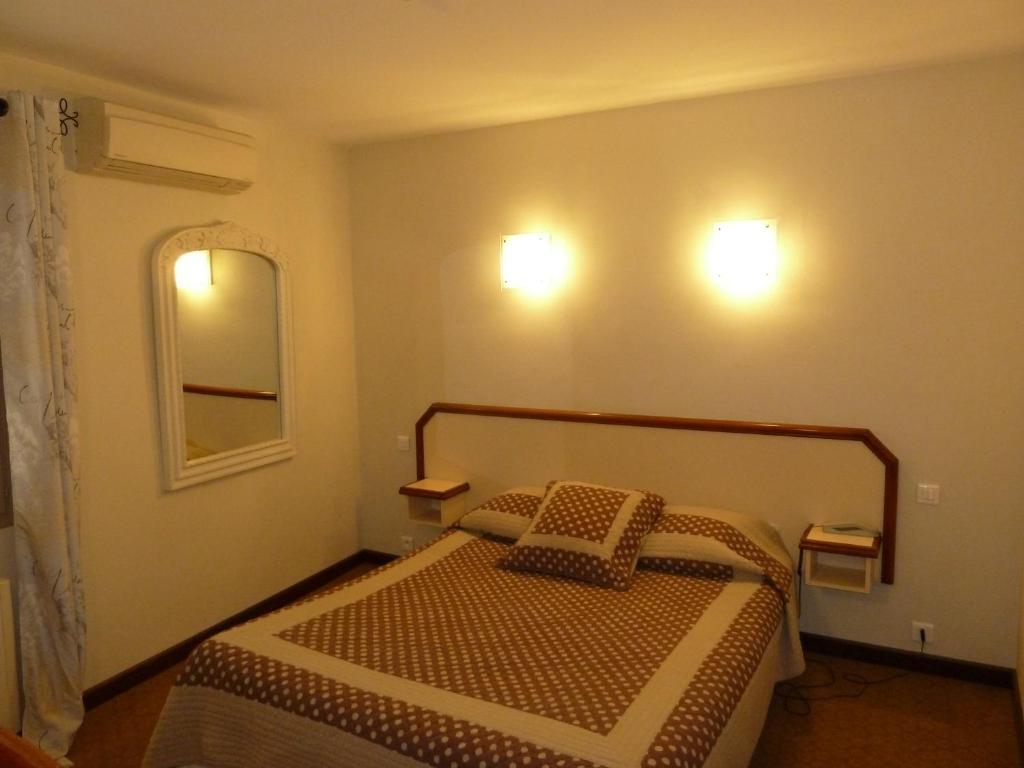 Sainte-Cécile-les-Vignes Logis Hotel Restaurant La Farigoule חדר תמונה