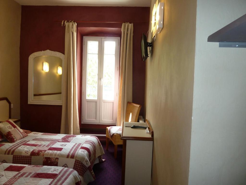 Sainte-Cécile-les-Vignes Logis Hotel Restaurant La Farigoule חדר תמונה