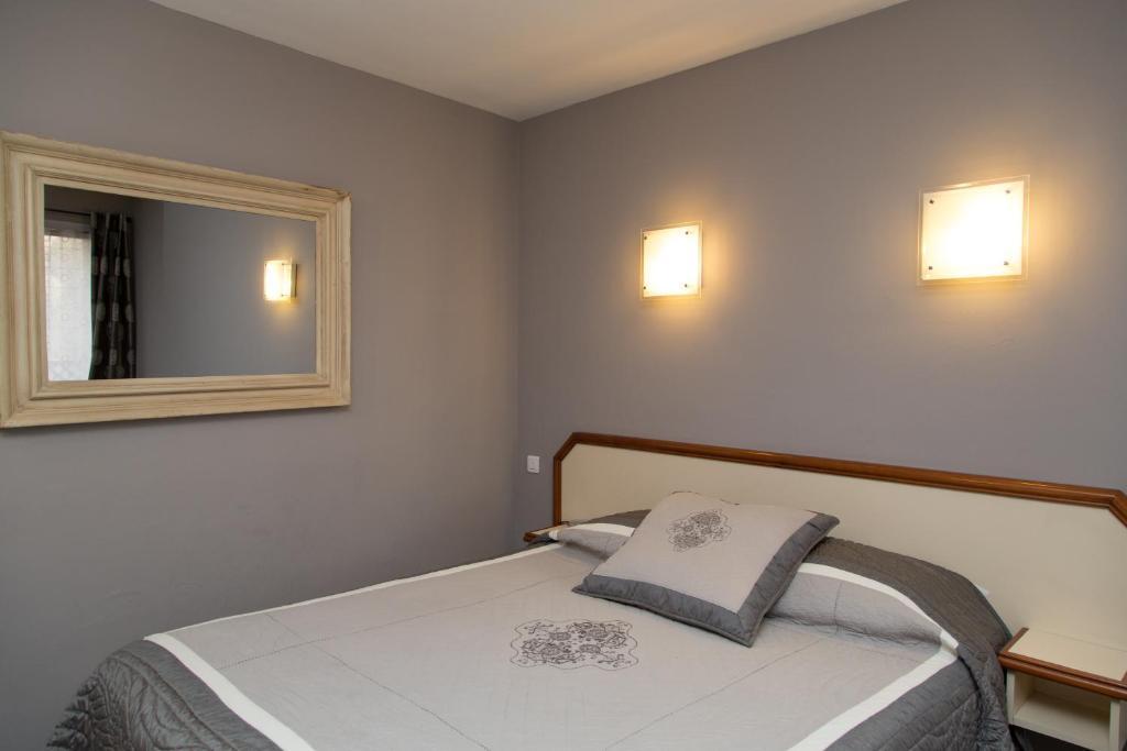 Sainte-Cécile-les-Vignes Logis Hotel Restaurant La Farigoule חדר תמונה