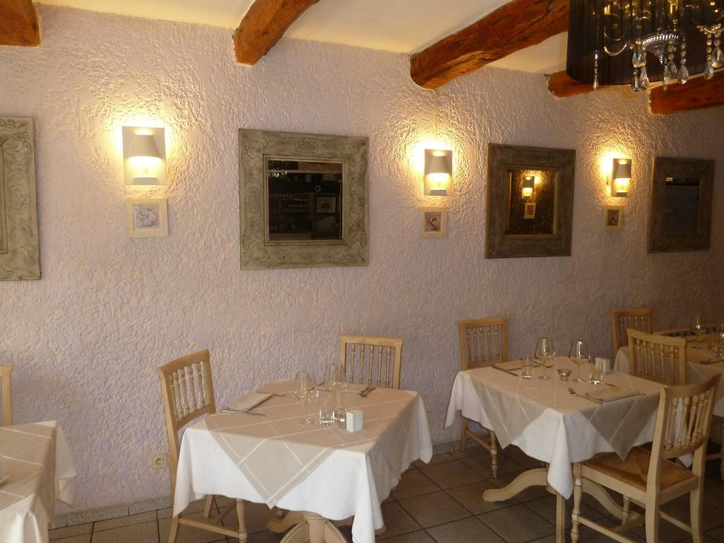 Sainte-Cécile-les-Vignes Logis Hotel Restaurant La Farigoule מראה חיצוני תמונה