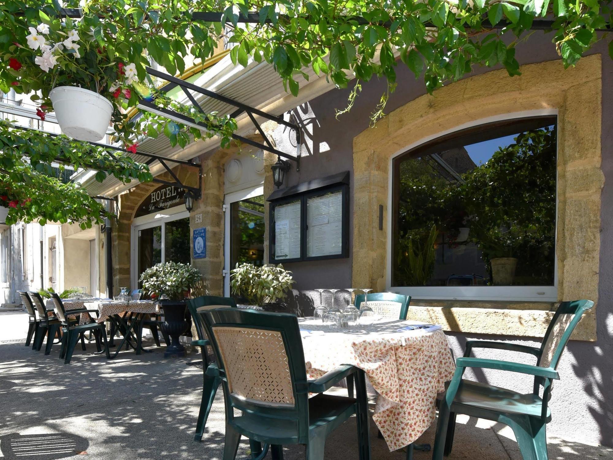 Sainte-Cécile-les-Vignes Logis Hotel Restaurant La Farigoule מראה חיצוני תמונה