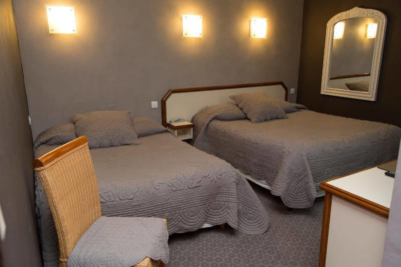 Sainte-Cécile-les-Vignes Logis Hotel Restaurant La Farigoule מראה חיצוני תמונה